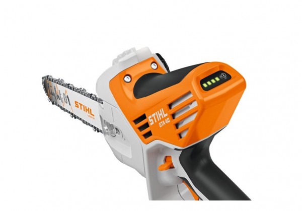 Mini Motosierra GTA 40 Stihl Podadora Profesional - Kit con 2 baterías, cargador y maletín - STIHL